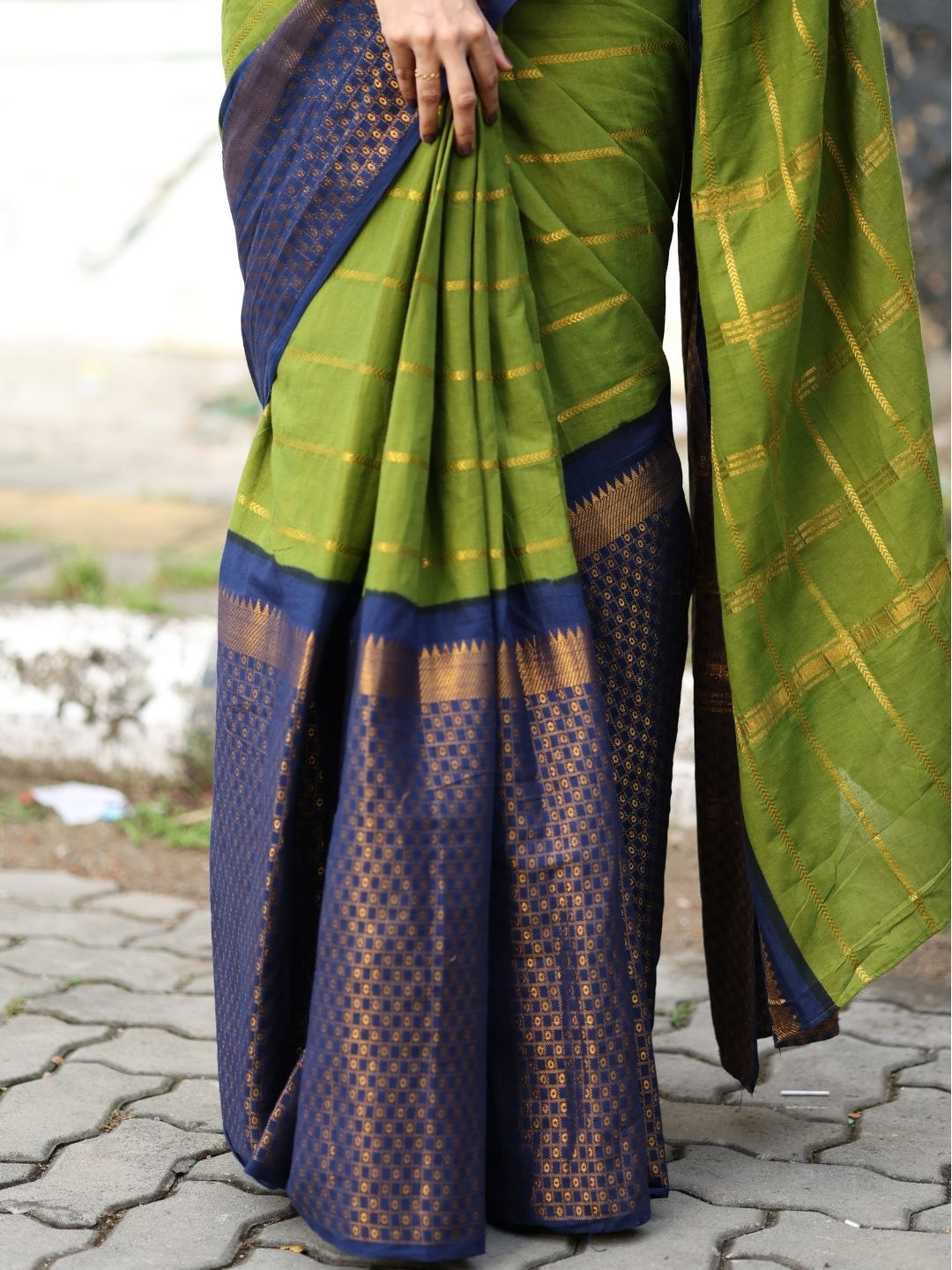 Madurai Sungudi Cotton Saree – Olive Green with Navy Blue | Double Side Gold Zari Border | OV20