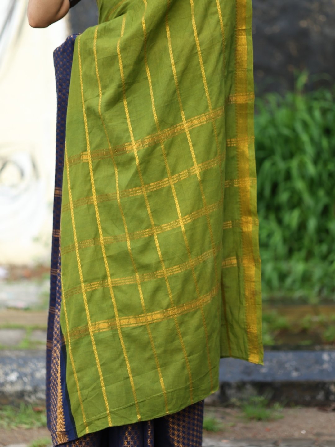 Madurai Sungudi Cotton Saree – Olive Green with Navy Blue | Double Side Gold Zari Border | OV20