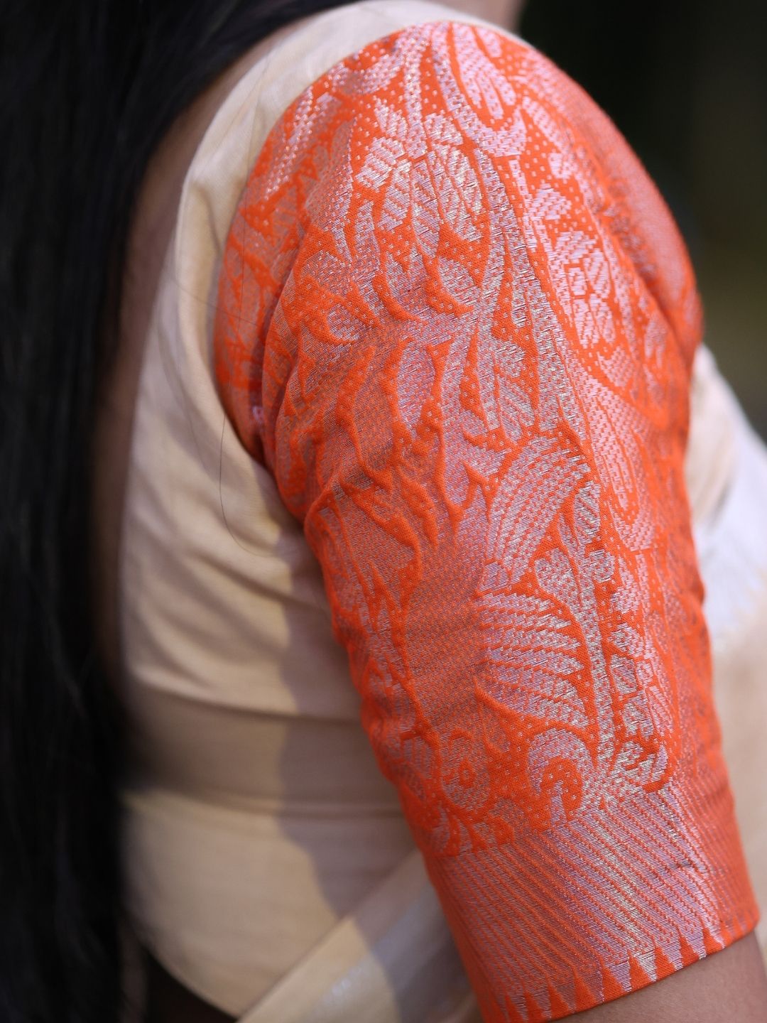 Madurai Sungudi Cotton Saree – Ivory with Orange Double Side Silver Zari Border | OV21