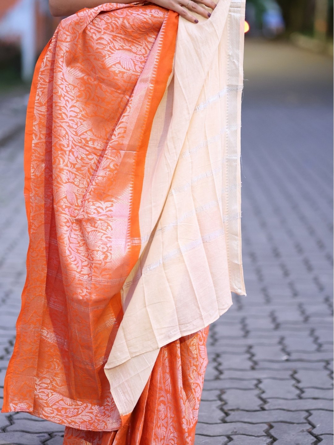 Madurai Sungudi Cotton Saree – Ivory with Orange Double Side Silver Zari Border | OV21