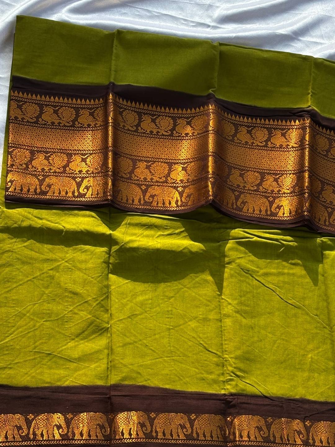 Madurai Sungudi Cotton Saree – Parrot Green & Coffee Brown | Double Side Big Gold Zari Border | OV25