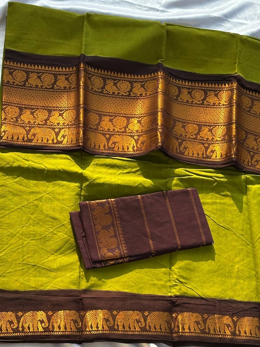 Madurai Sungudi Cotton Saree – Parrot Green & Coffee Brown | Double Side Big Gold Zari Border | OV25