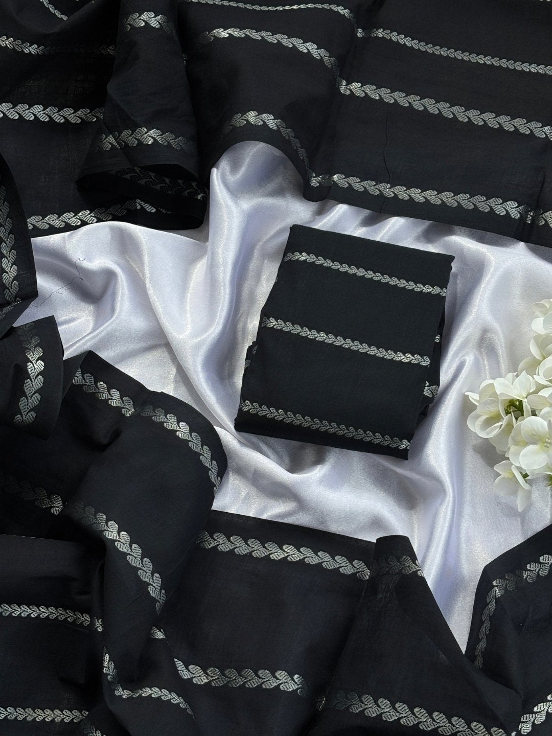 Madurai Sungudi Cotton Saree in Black with Silver Velthari Zari | Lightweight Traditional Saree | OV31