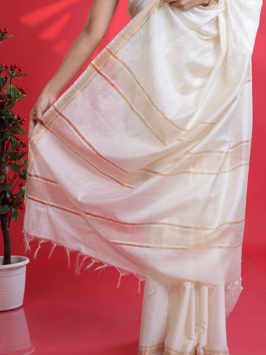 Handloom Mangalagiri Silk Cotton Saree – Off White with Gold Zari Border | OV14