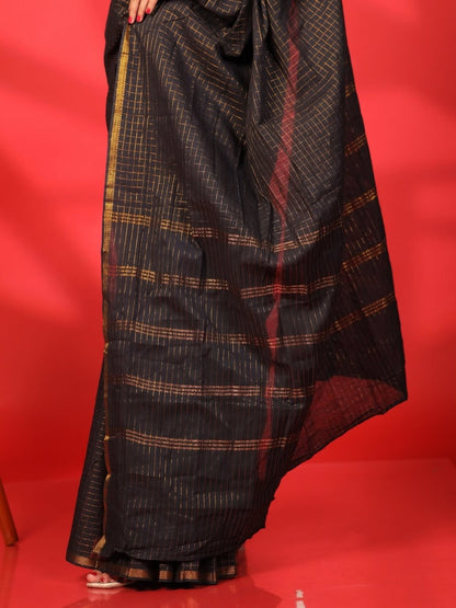 Premium Madurai Sungudi Handloom Cotton Saree for Women – Black with Gold Checks | OV08 |