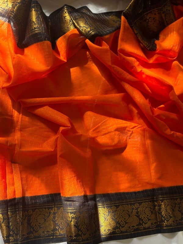 OV22 Madurai Sungudi Cotton Saree – Orange & Black Double Side Gold Zari Border